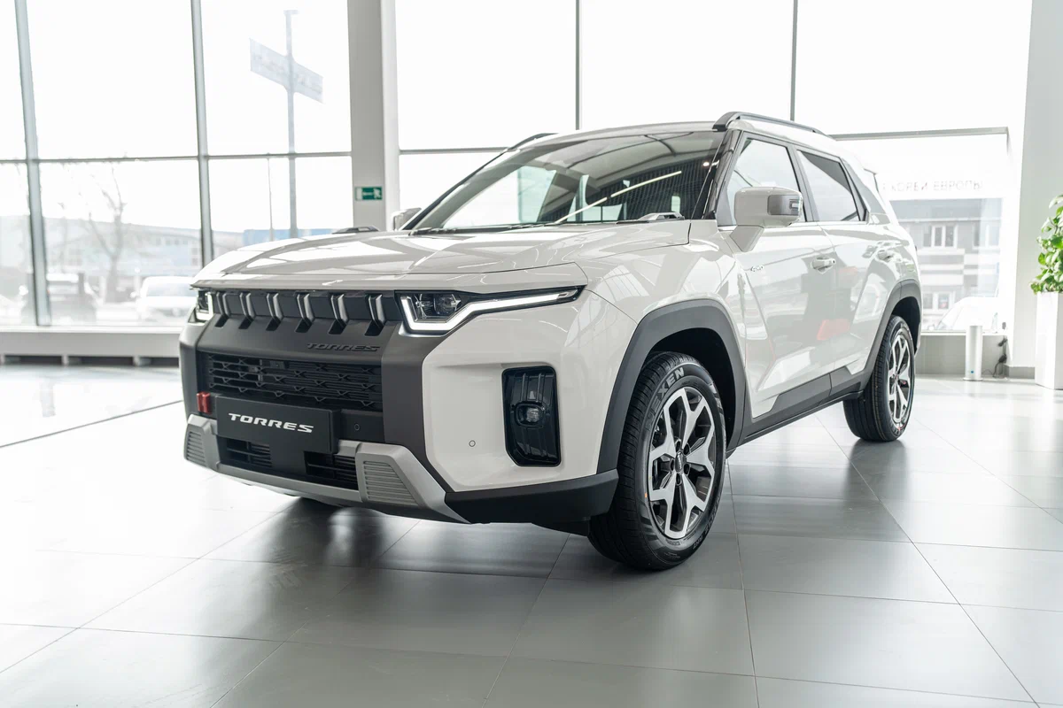 KGM TORRES с салона по цене от 2 526 000 рублей